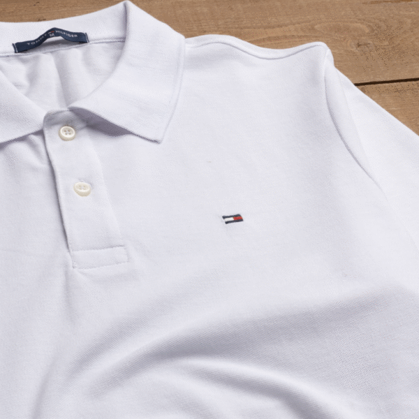 تفاصيل تيشيرت تومي 8 تفاصيل تيشيرت تومي 8