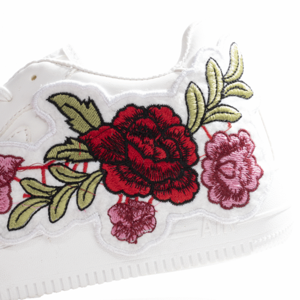 تفاصيل شوز Nike Airforce الإصدار الخاص الحريمي