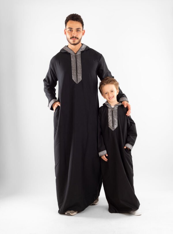 عبايات الاب والإبن إسود عبايات الاب والإبن إسود