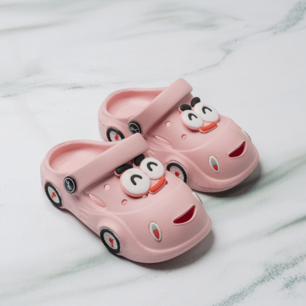 كروكس أطفالي شكل سيارة لون كشمير