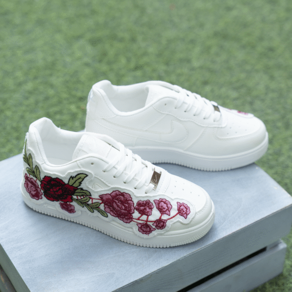 كوتشي Nike حريمي