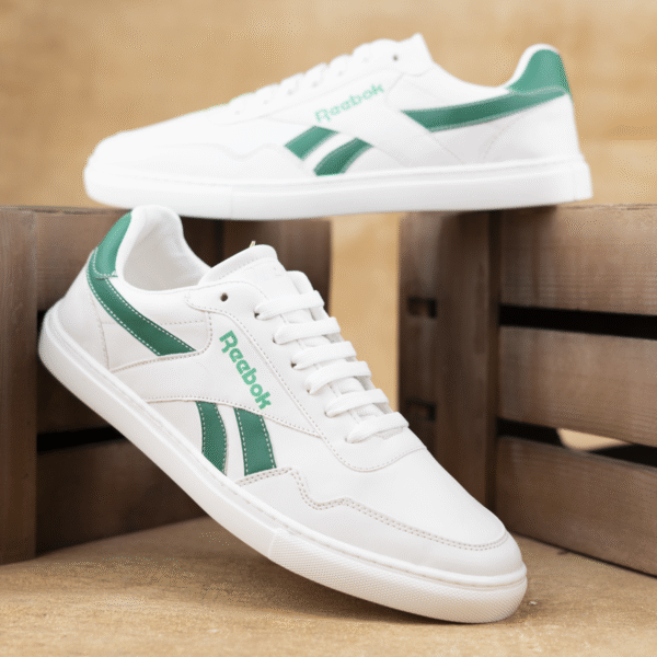 كوتشي ريبوك أخضر