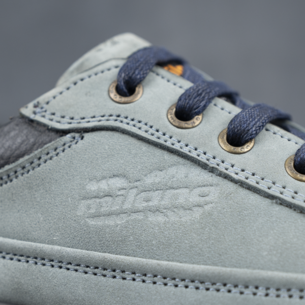 تفاصيل حذاء شمواه